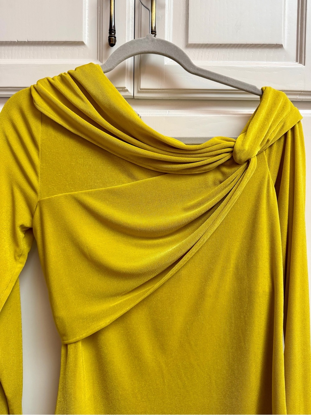 White House Black Market Twist Front Asymmetrical Top Yellow Size Medium - Picture 5 of 12